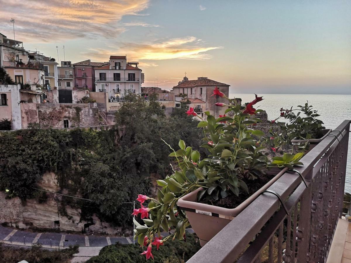 A Casa Di Noemi Hotel Пицо Екстериор снимка